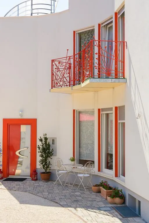 Domus Apartments Trogir 0*,
